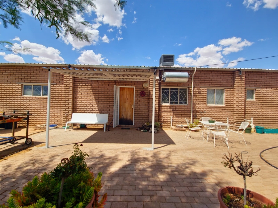 2 Bedroom Property for Sale in Klippunt Northern Cape